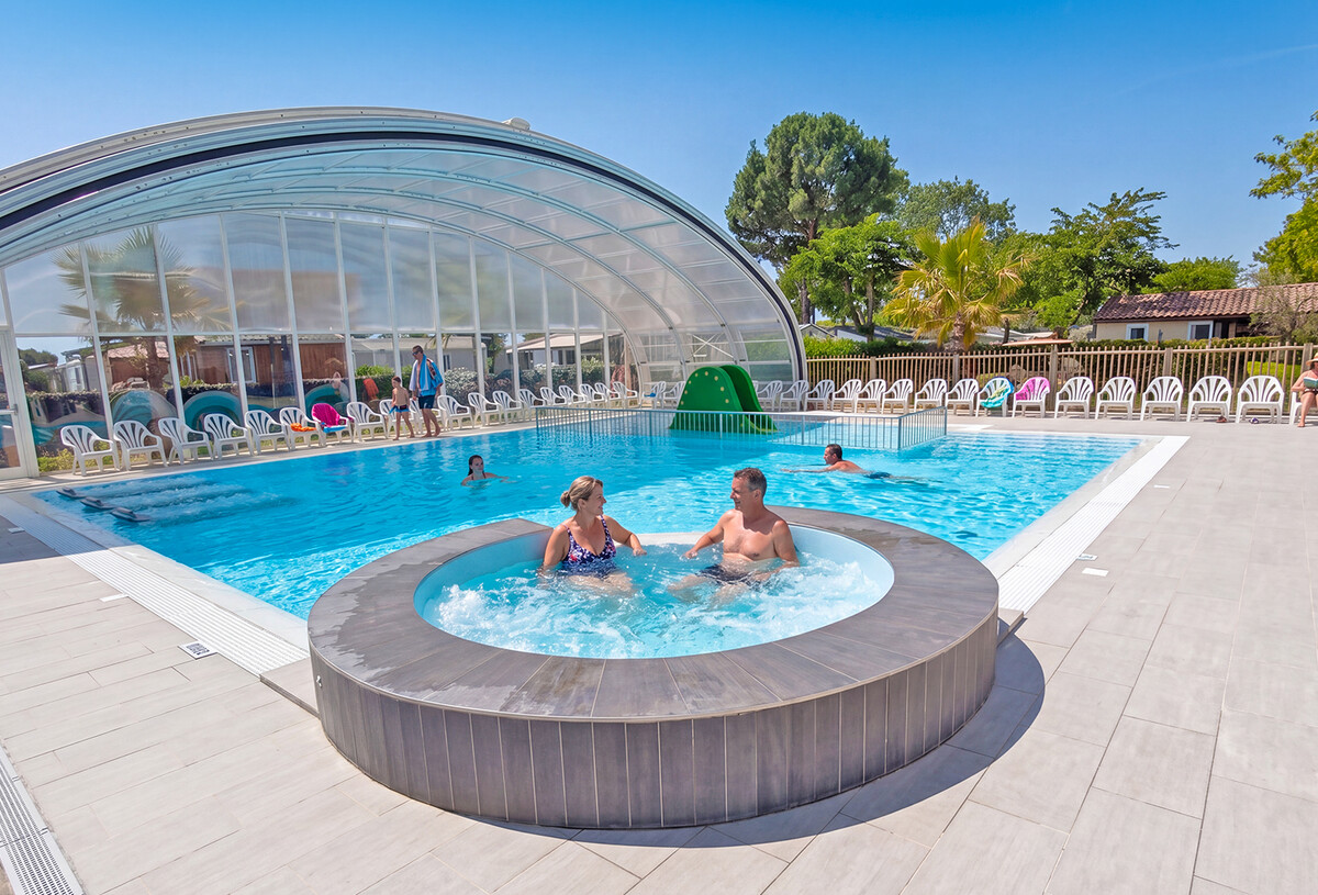 camping_les_blancs_chenes_nouvelle_piscine_couverte_2026.jpg