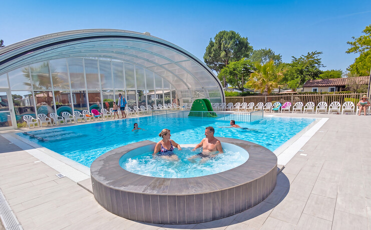 camping_les_blancs_chenes_nouvelle_piscine_couverte_2026.jpg